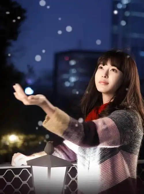 韩艺瑟化身"猫",用独特的彩色隐形眼镜展现"时尚之美"!_魅力_照片_工