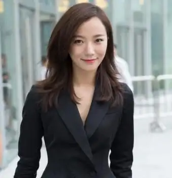 王珞丹还曾与演员徐睿传出过比较负面的绯闻.