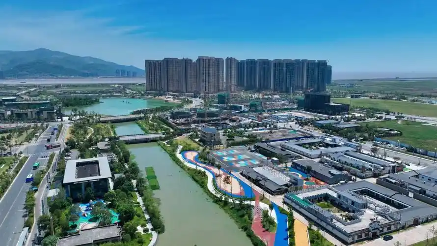 龙港新城组织观看温州市省级产业平台工业经济比拼现场会