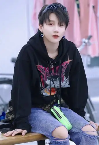 伞伞们速求刘雨昕美图!要高清的