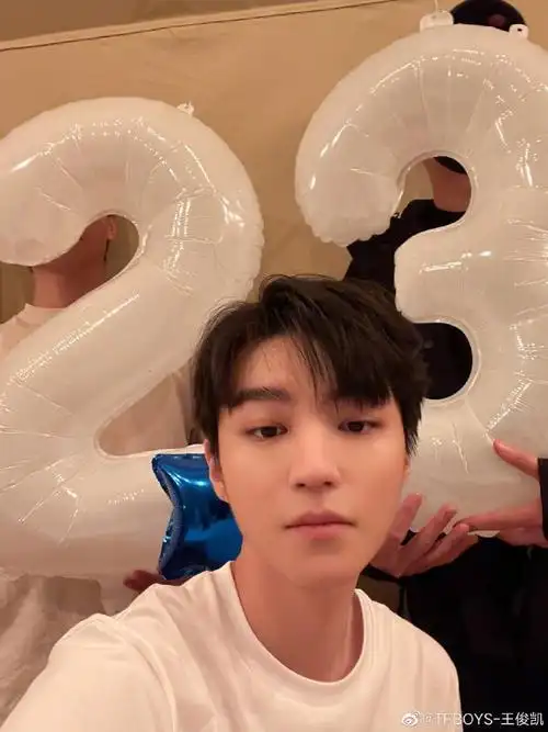 这是我离王俊凯最近的一次