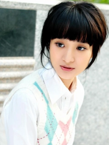 身高: 165cm 出生地: 广东省 出生日期: 1981年5月16日 职业: 演员