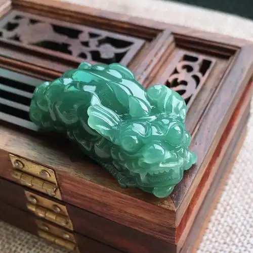 翡翠蓝水吊坠_缅甸冰糯种天然翡翠a货蓝水招财貔貅玉吊坠厂家直销新款