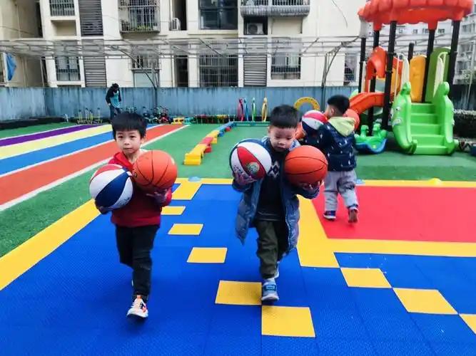 明意幼儿园篮球课