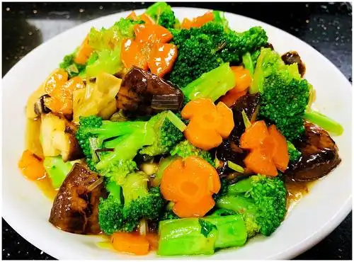 素炒香菇西兰花的做法