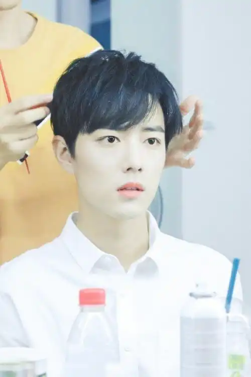 0900 756779 0303#肖战#帅气十足的发带战!