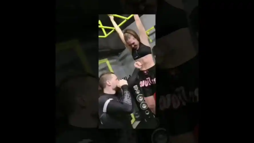 活动作品击腹训练1