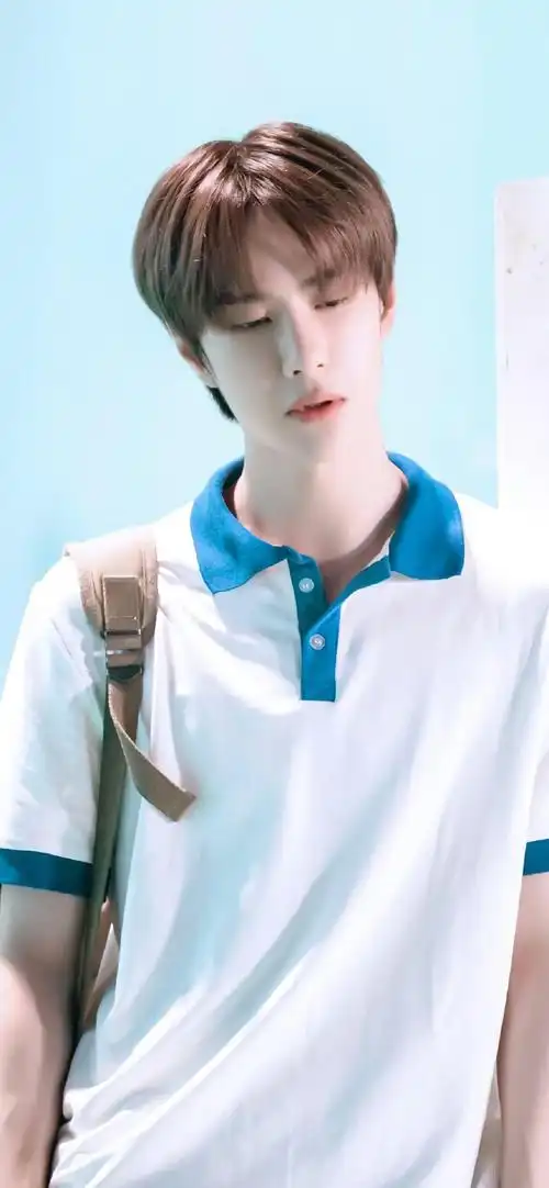 王一博校园风高清手机壁纸