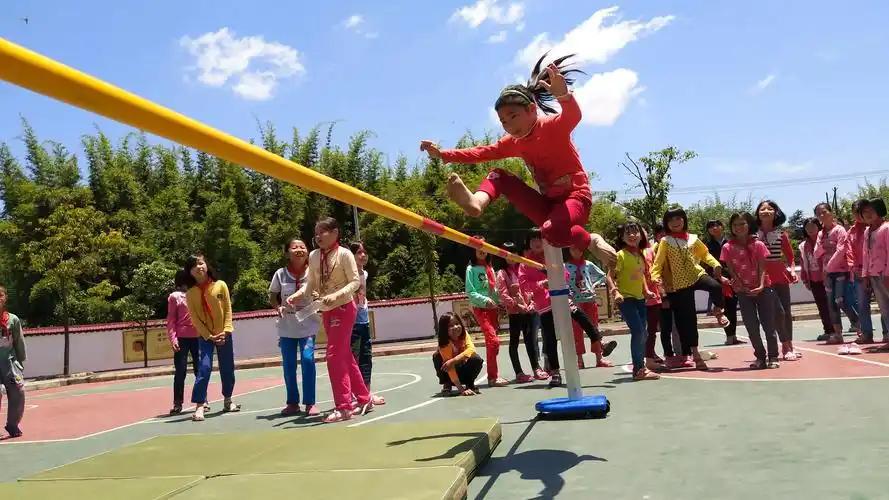 《乐在其中》——小乐小学教育设备设施管理与应用情况