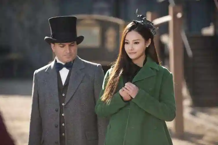 王靓雅(王靓雅刘学义还在一起)