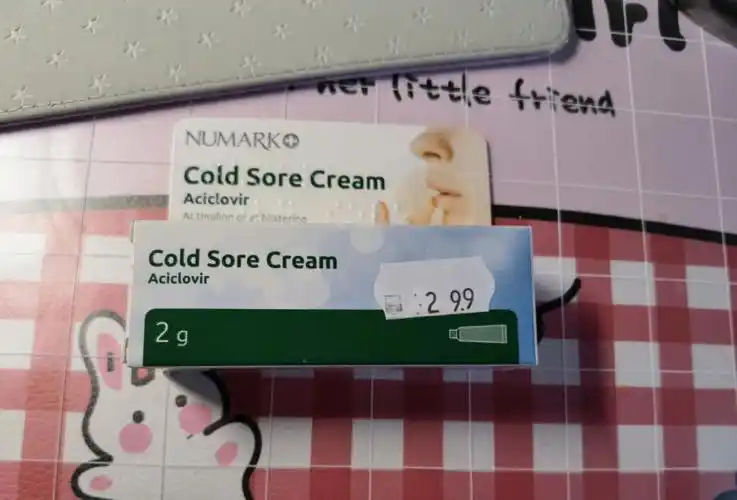 英国嘴唇疱疹阿昔洛韦乳膏