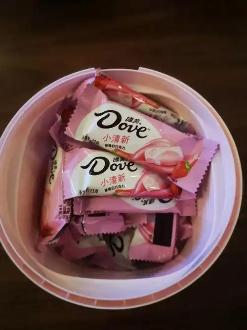 我的解压好物德芙草莓白巧克力