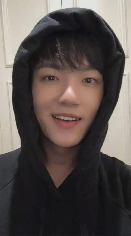 手机壁纸李明德