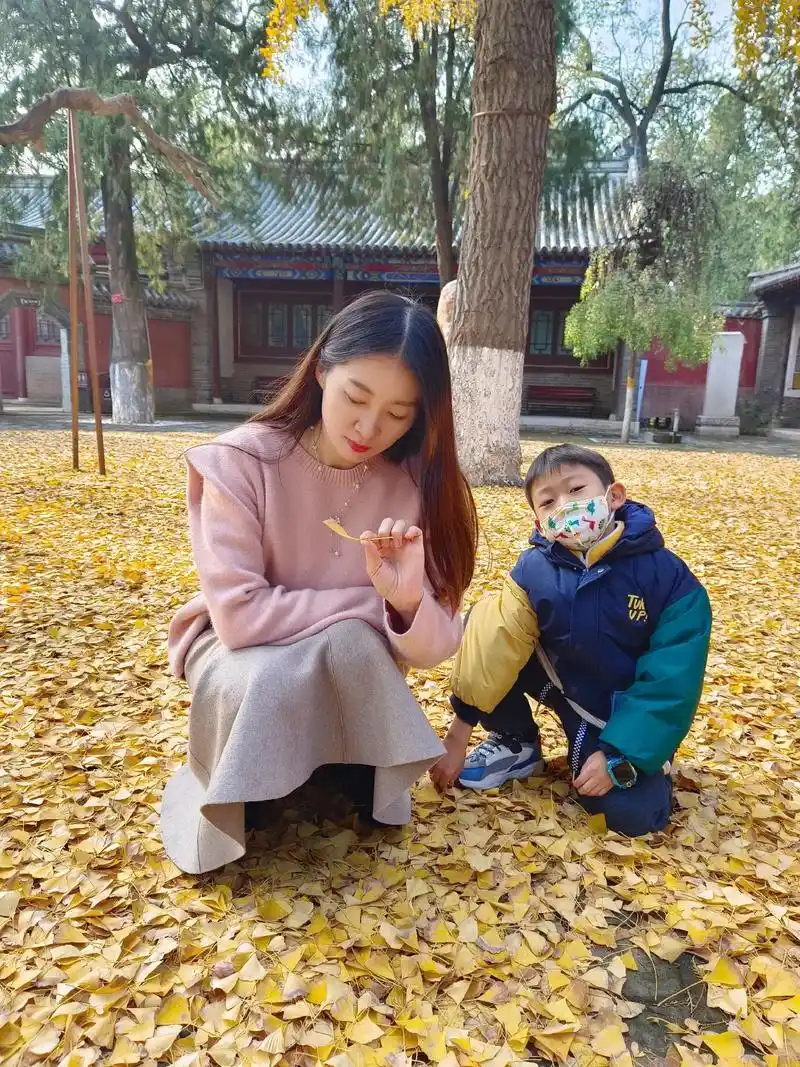 今天得感谢我的两个好大儿 一个努力帮我拍照 一阵摆弄手机角度 - 抖