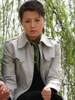 廖芳华(史兰芽饰演)