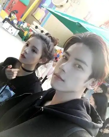 前女友张予曦公布新恋情,而且男朋友还比他帅100倍.