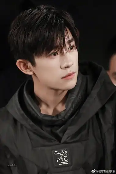 易烊千玺闭嘴 - 高清图片,堆糖,美图壁纸兴趣社区