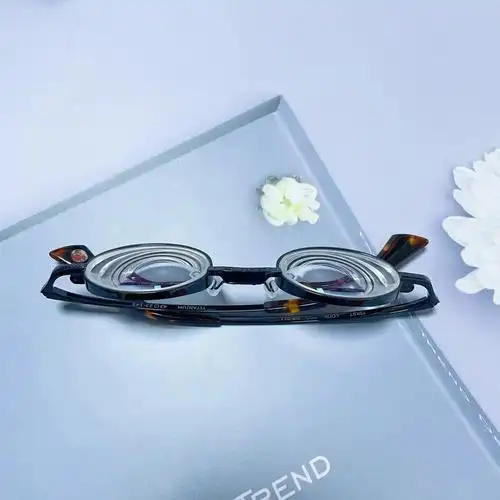 超高度近视3000度,瞳距超级小,只有57mm的眼镜#高度近视  #高度近视