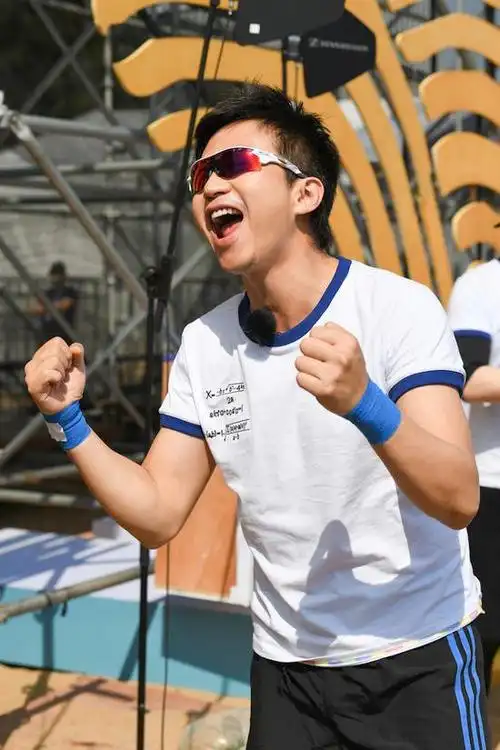 《奔跑吧》邓超痛哭自责是怎么回事,邓超为什么要说对不起大家?