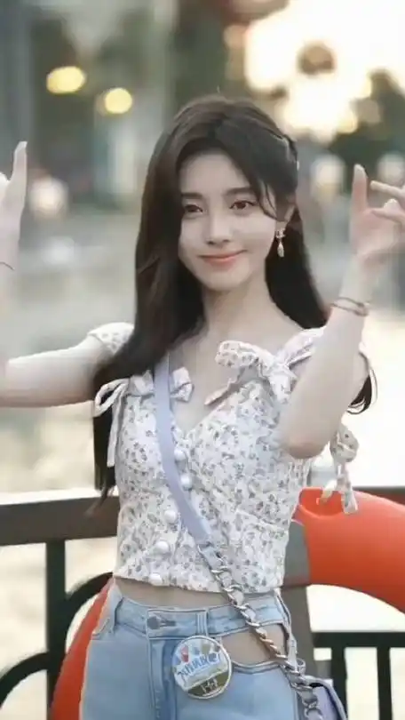 鞠婧祎花式比心,啊啊啊!太可爱太叭#鞠婧祎#娱夫人的微博视频