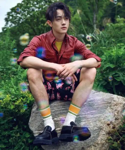 许凯新剧太上头穿花衬衣清俊有型眼神杀太绝了