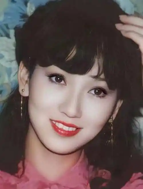 赵雅芝:二婚嫁普通人,三个儿子都是学霸,如今儿子们是她的骄傲_工作