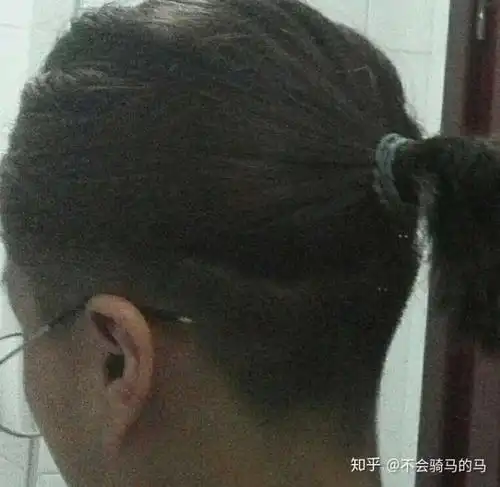 你们觉得女生把脑袋后面的头发剃了怎么样?