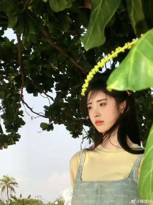 鞠婧祎海滩大作战