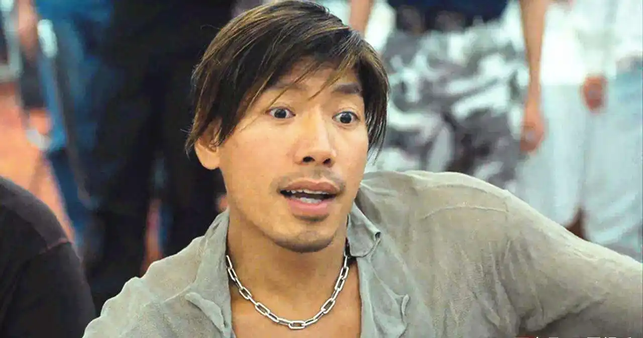 56岁张耀扬近照,与小25岁女友罕见秀恩爱,已视对方为结婚对象