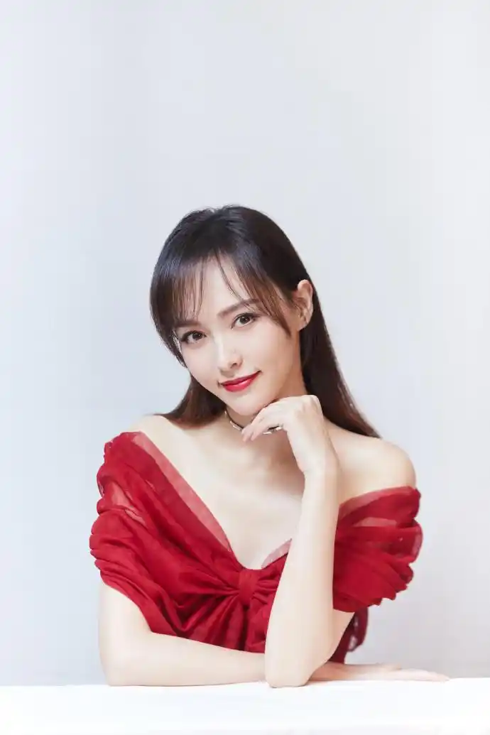 唐嫣 亮相2018cosmo时尚美丽盛典