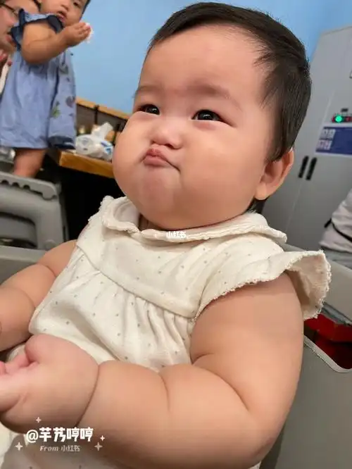 让我看看这个噘嘴吧的小胖友是谁呀