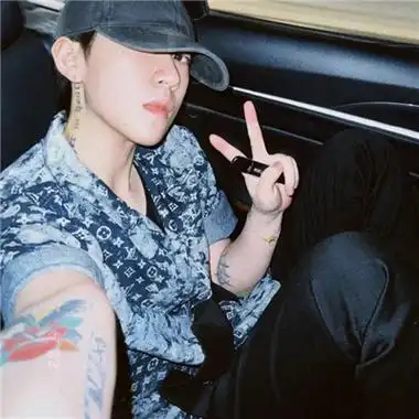 网图男生头像气质十足高清图片氛围感超级霸气高冷男头合集