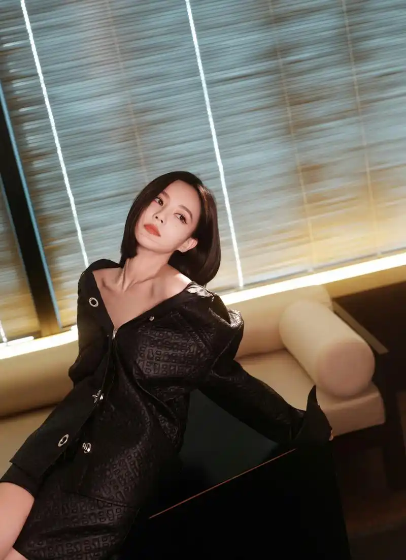 李一桐 秀美腿,这腿真是美绝了