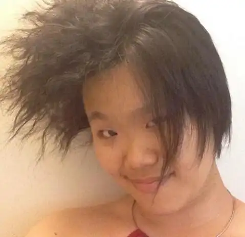 夸张的杀马特发型,搞怪自拍自黑