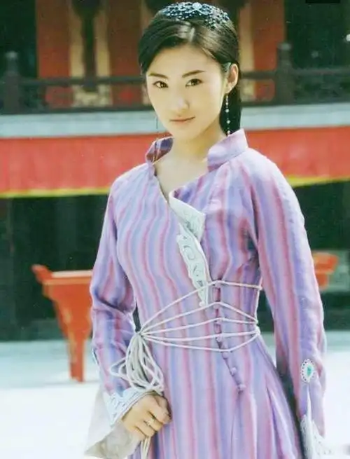 原来她是聂远的前妻,离婚6年才被发现,如今看着像18岁少女_王惠