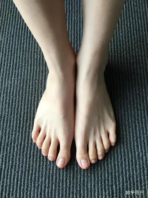女生瘦长好看的脚是什么样的? - 知乎