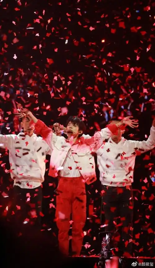 易烊千玺12.22"玊尔"演唱会