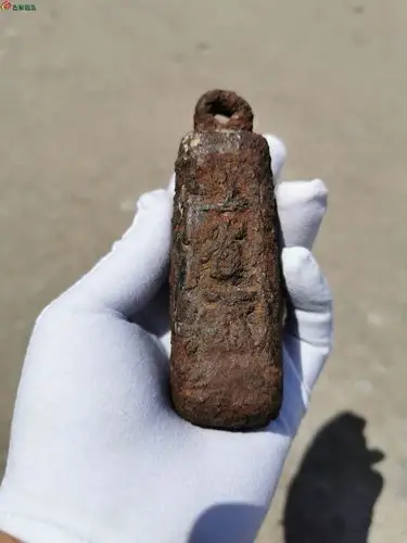 03非常少见的宋代铁权