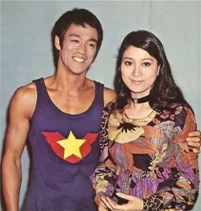 【图】演员丁佩图片美丽大方 出书首谈李小龙之死