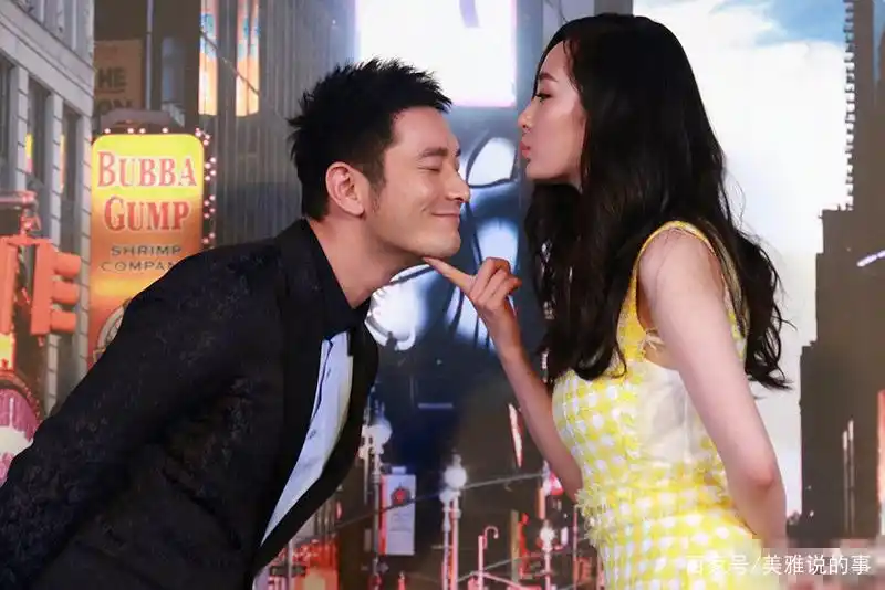 杨幂:当众扒黄晓明衣服骑谢霆锋肩上,如今身价过亿却无人敢娶?