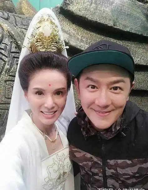 李若彤陈浩民重聚,段誉竟然是最年轻的!_曾志伟_角色_网友