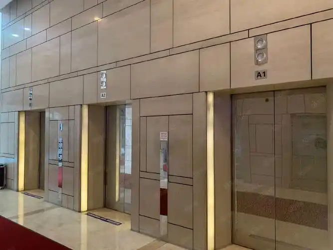 【10图】华凯广场 豪装配置 电销加2隔间 衣食住行方便,东莞南城行政