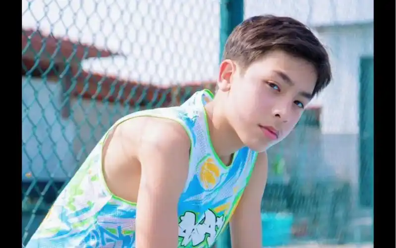 可以永远相信盛夏,因为那些阳光都来自于你13岁的汗水和努力