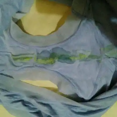 内裤上有黄色的东西,裤子都湿了,拉了小便,还尿急那样不知道是不是有