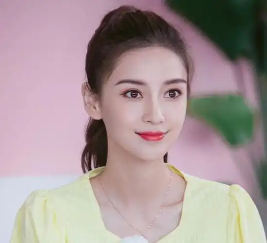 而且这题材本身就是姐弟恋,所以我还可以接受angelababy出演女主.