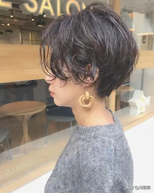 女性短发别乱剪,有这25款就够了,立体,蓬松,最有型