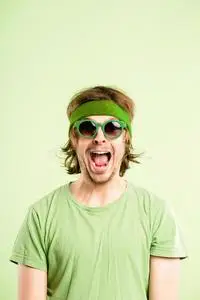 人物肖像真人高清灰色背景搞笑女人像粉底真人高清搞笑人像真人高清