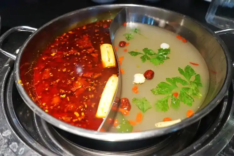 2022海银海记潮汕牛肉火锅 美食餐厅,牛腩中规中矩,煮久一点口感.