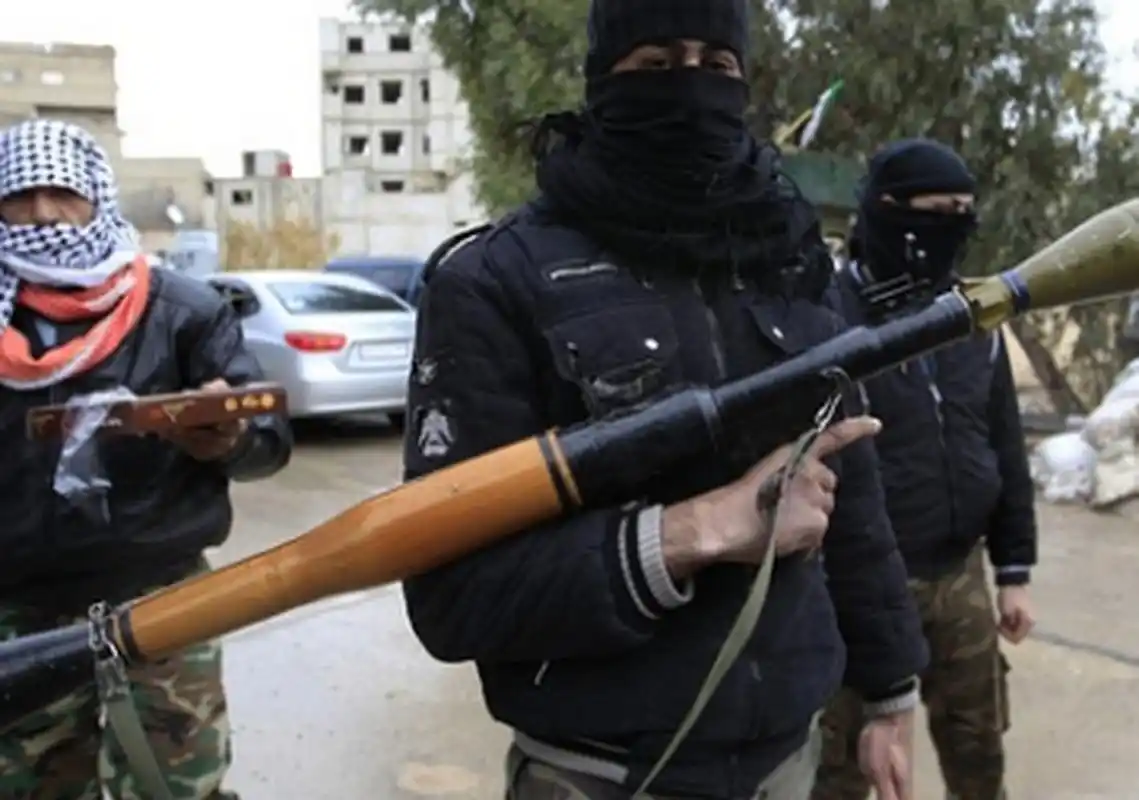 当地时间11日,叙利亚反对派武装"叙利亚民主军"在美军支持下,以颜找