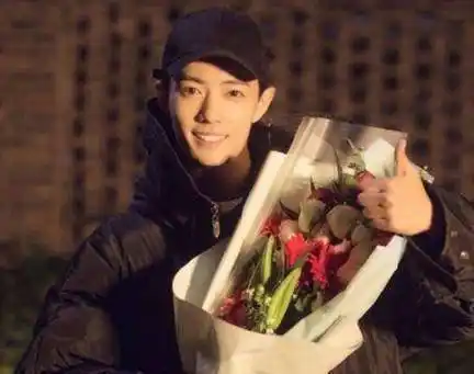 肖战事件发酵后更换了个人简介看到内容粉丝感动了